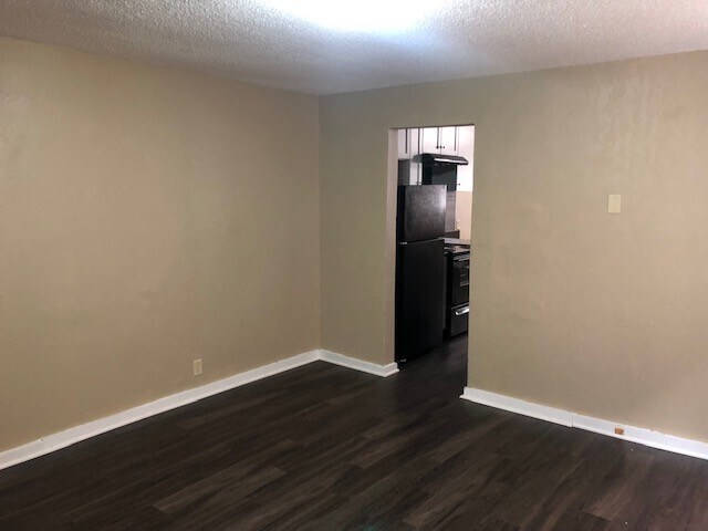 More Photos Of 953 Desoto St, Saint Paul Apartments For Sale