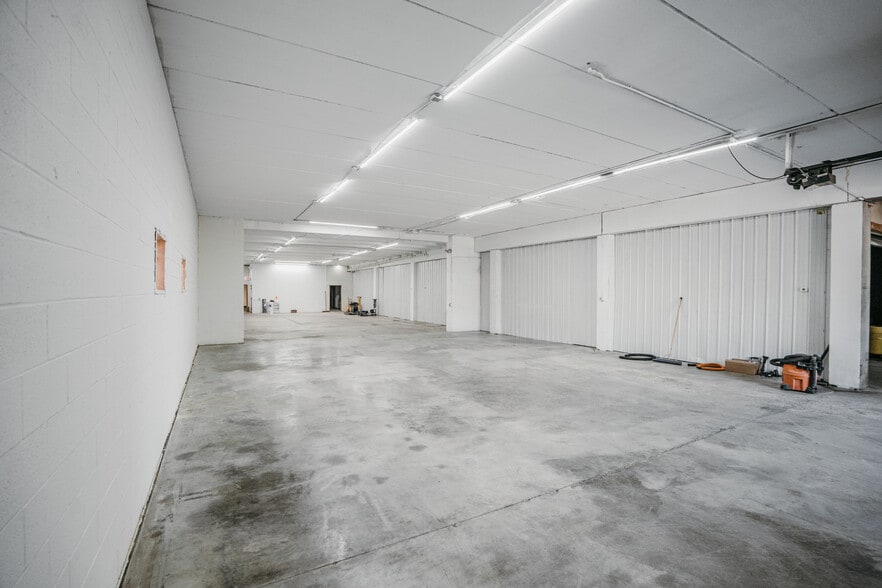 More Photos Of 3260 Gorham Ave, Saint Louis Park Warehouse For Lease