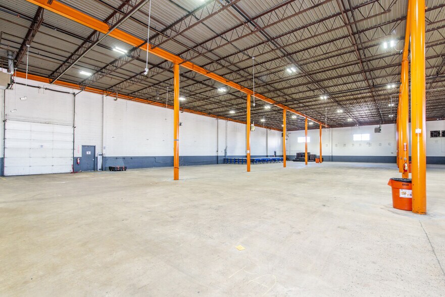 More Photos Of 310 Paterson Plank Rd, Carlstadt Manufacturing For Lease