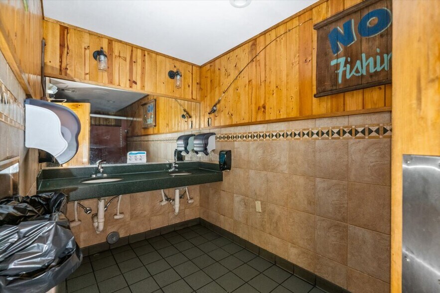 More Photos Of 2673 Mount Vernon Ave, Bakersfield Restaurant For Sale