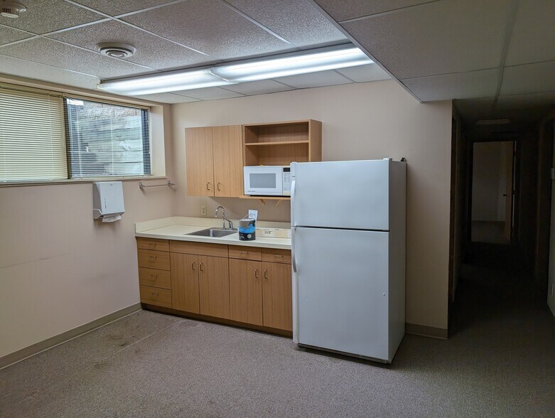 More Photos Of 204 Star Mankato MN 56001 st, Mankato Office For Sale