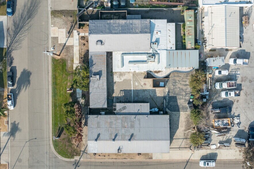 More Photos Of 1520-1528 N Sierra Vista Ave, Fresno Industrial For Sale