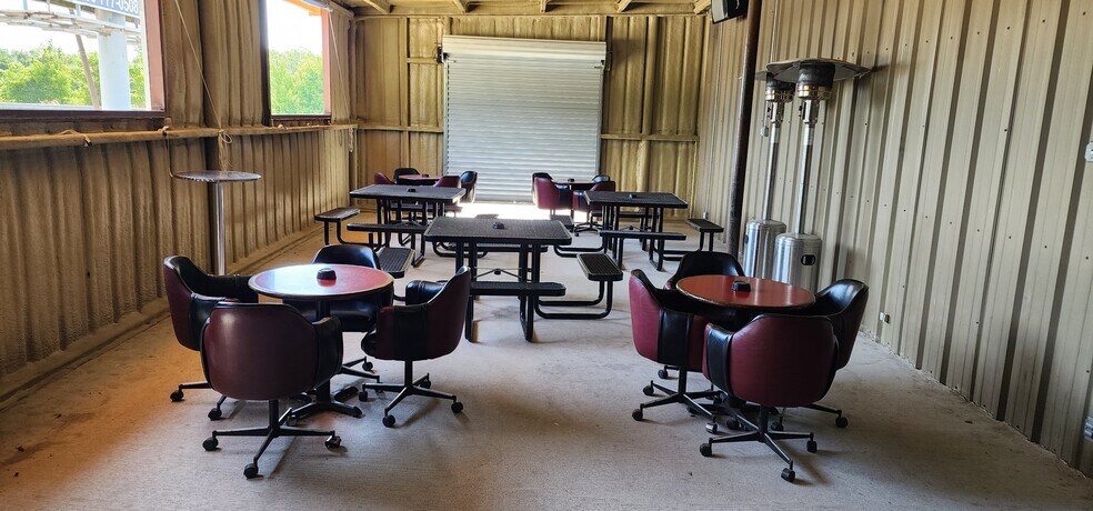 More Photos Of 701 N Martin Luther King Jr Hwy, Mexia Restaurant For Sale