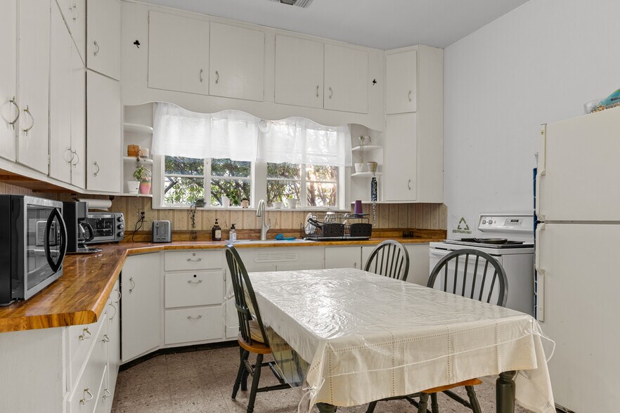 More Photos Of 5980 Webb St, Loomis Office For Lease