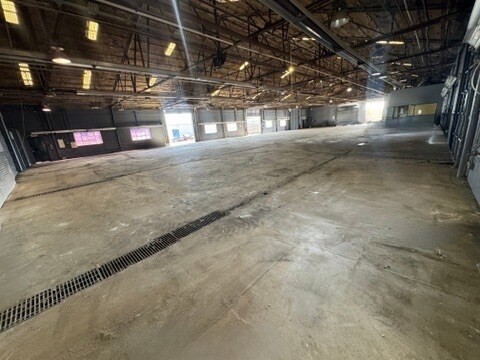 More Photos Of 2801 E Main St, Grand Prairie Manufacturing For Lease