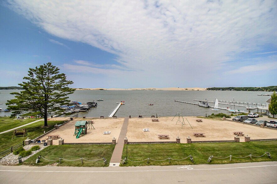 More Photos Of 1180 N Shore Dr, Mears Hospitality For Sale