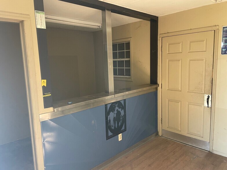 More Photos Of 651 Walnut St, Warner Robins Coworking Space