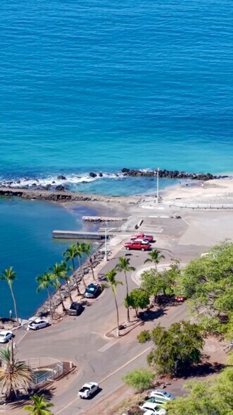 Primary Photo Of 61-3665 Akoni Pule Hwy, Kamuela General Retail For Lease