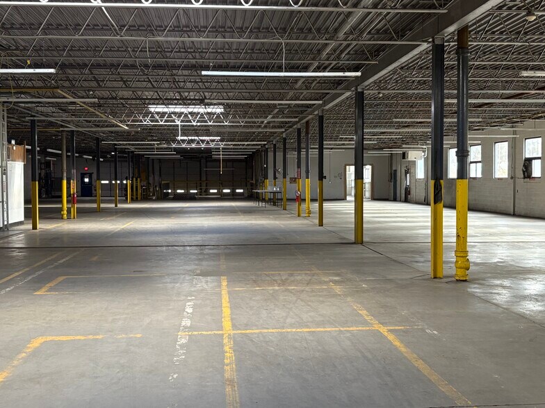 More Photos Of 946-950 Manifold Rd, Washington Industrial For Lease