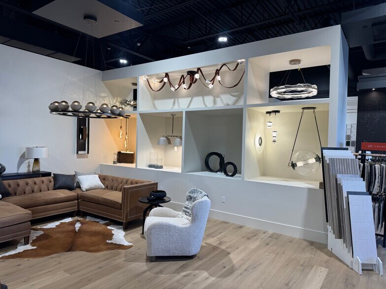 More Photos Of 5801-5821 Mcwhinney Blvd, Loveland Storefront For Lease