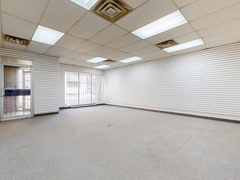 More Photos Of 1291 Matheson Blvd E, Mississauga Warehouse For Sale