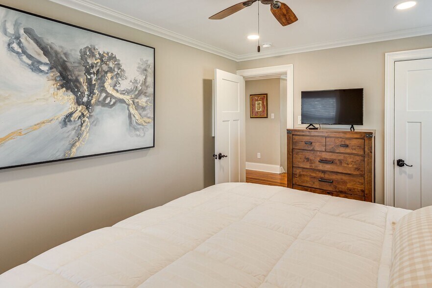 More Photos Of , Lewisburg Specialty For Sale