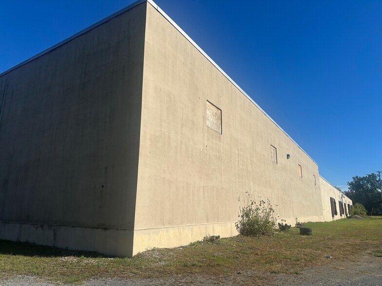 More Photos Of 5 Pruyn's Island Dr, Glens Falls Unknown For Lease