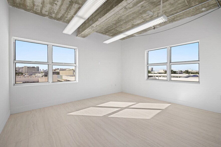 More Photos Of 605 Lincoln Rd, Miami Beach Office Residential For Sale