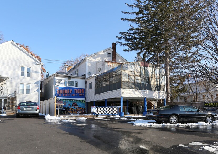 More Photos Of 114-120 Charter Oak St, Manchester Bar For Sale