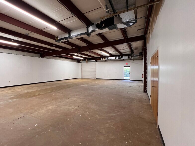 More Photos Of 5072 Edgewater Dr, Orlando Service For Lease