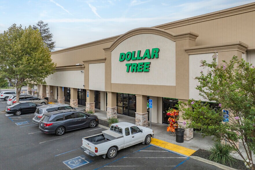 More Photos Of 1300-1360 W Main St, Turlock General Retail For Lease