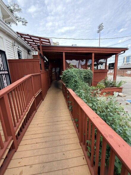 More Photos Of 1330 Peabody Ave, Memphis Office For Sale