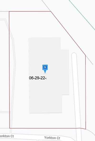 More Photos Of 15 Yorkton Ct, Little Canada Manufacturing For Sale