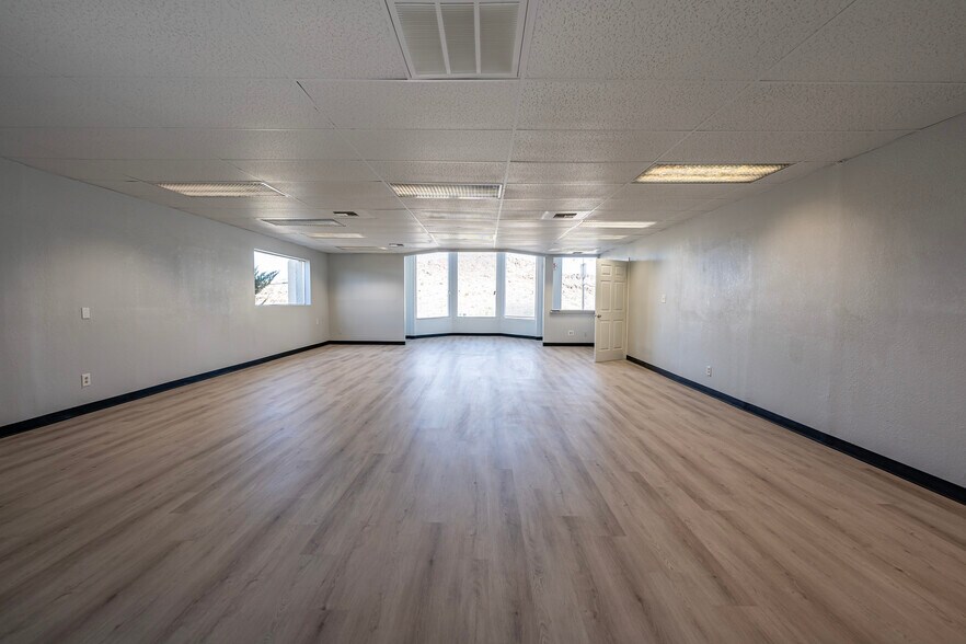 More Photos Of 1200 E Andy Devine Ave, Kingman Office For Sale