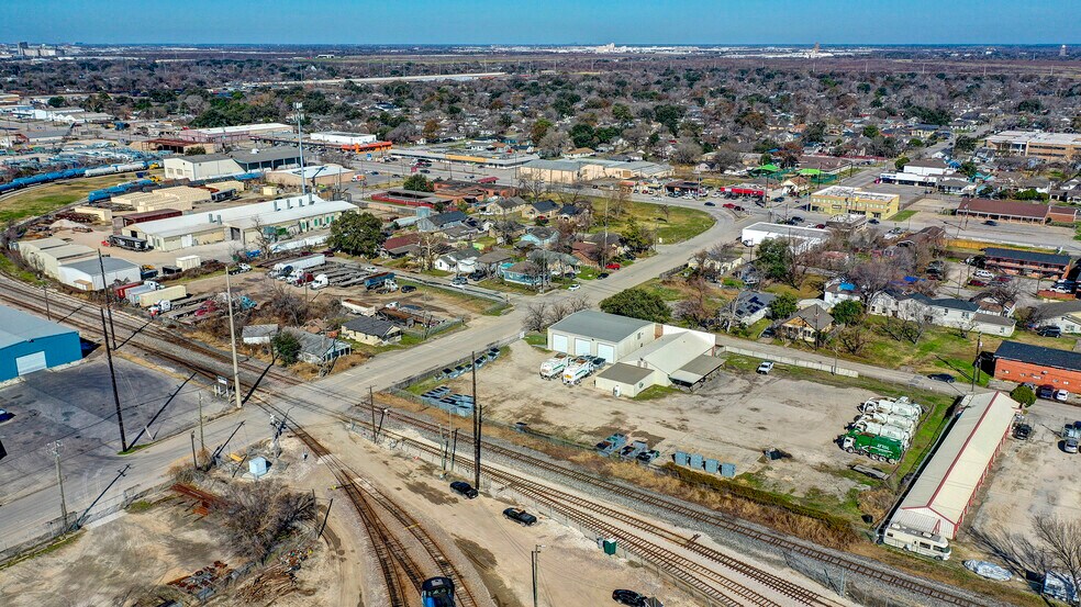 More Photos Of 1812 Avenue J, Galena Park Warehouse For Lease