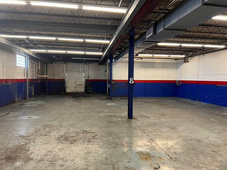 More Photos Of 60 E Rock St, Harrisonburg Light Distribution For Lease