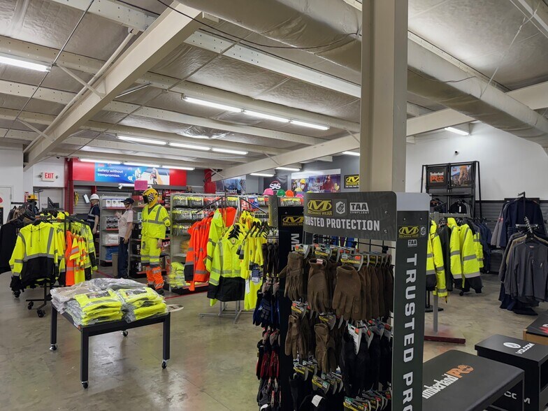 More Photos Of 205 Old Perry Rd, Bonaire General Retail For Sale