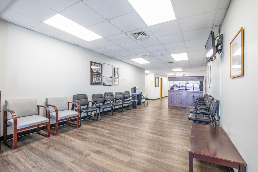 More Photos Of 1805 SE Lake Weir Ave, Ocala Medical For Sale