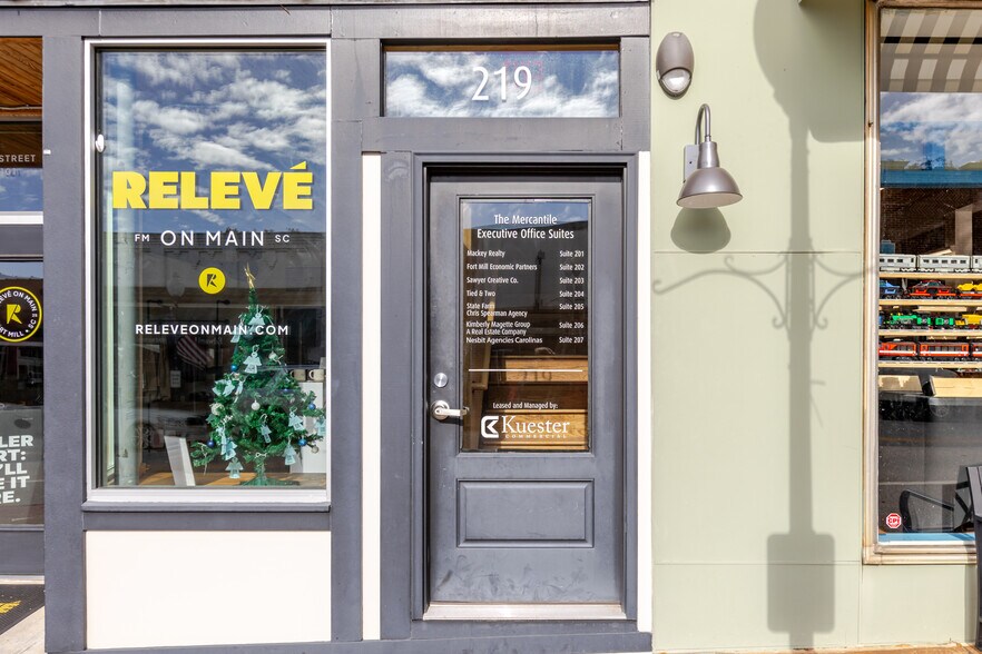 More Photos Of 221 Main St, Fort Mill Office For Lease