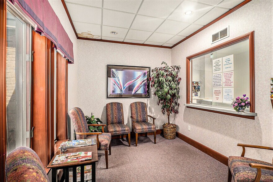 More Photos Of 4165 Lippincott Blvd, Burton Light Distribution For Sale