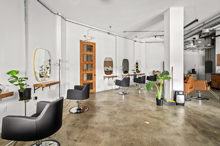 More Photos Of 1113 Vine St, Houston Loft Creative Space For Lease