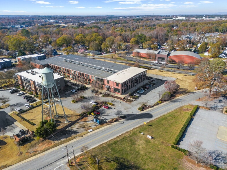 More Photos Of 300 South St, Simpsonville Apartments For Sale