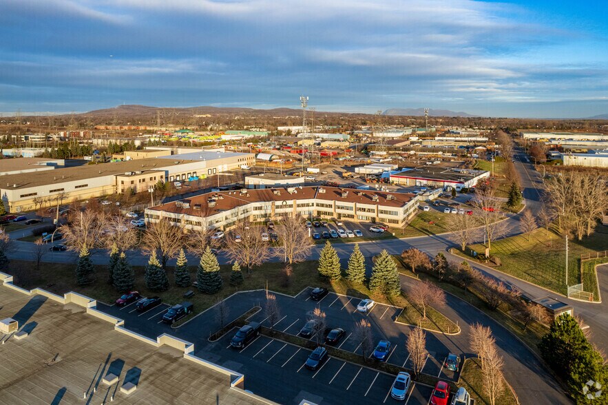 More Photos Of 1400 Rue Marie-Victorin, St-Bruno-de-Montarville Office For Lease