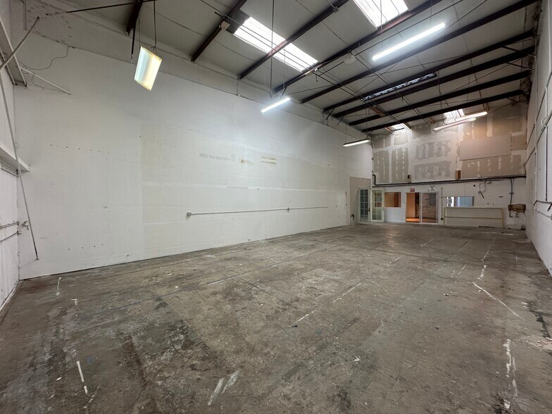 More Photos Of 2501 Jennings St, San Francisco Manufacturing For Lease