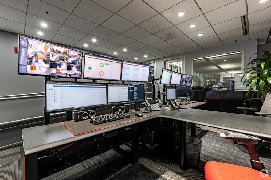 More Photos Of 3250 Wilshire Blvd, Los Angeles Office For Lease