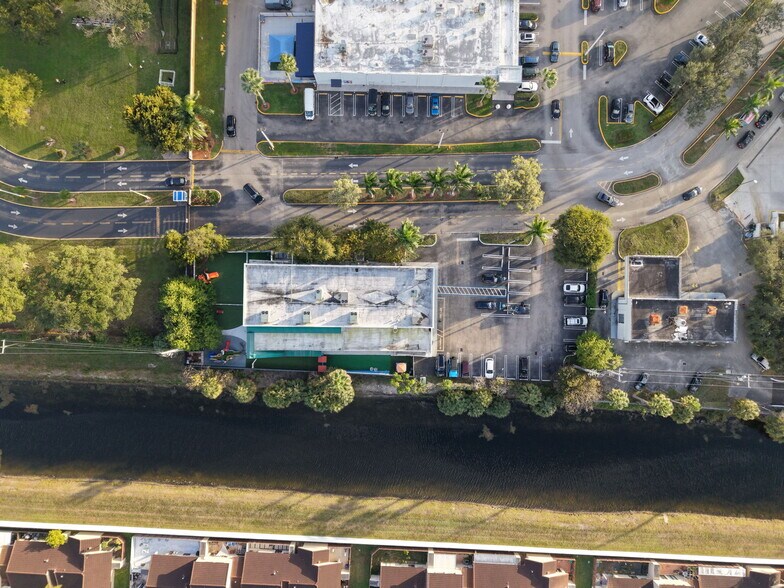 More Photos Of 6545 NW 169th St, Hialeah Medical For Sale