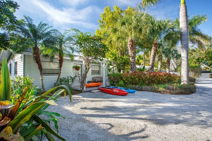 More Photos Of 1800 Kofresi Ct, Ruskin Hotel For Sale