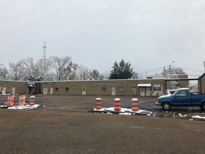 More Photos Of 5339 I-55, Jackson Office For Lease