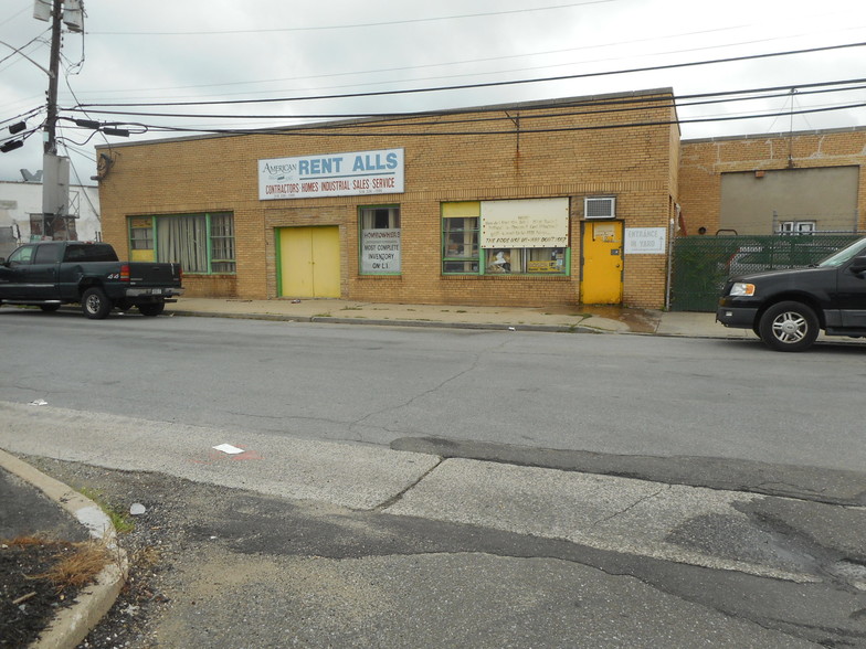 Primary Photo Of 10 Nassau Terminal Rd, New Hyde Park Warehouse For Lease