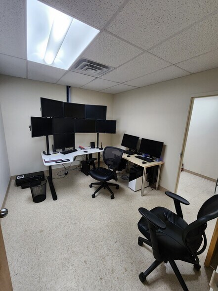 More Photos Of 1 Linden Pl, Great Neck Office For Lease
