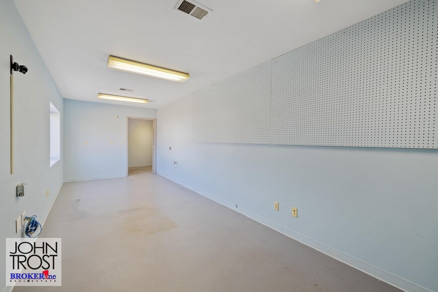 More Photos Of 781 Foster Rd, Casper Industrial For Lease