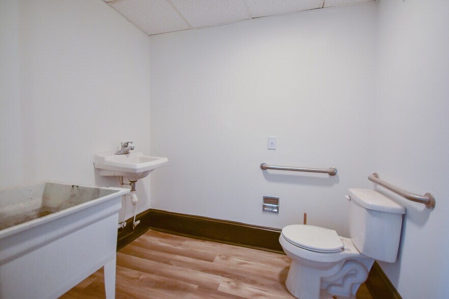 More Photos Of 115-119 E Martin St, Martinsburg Storefront Retail Office For Sale