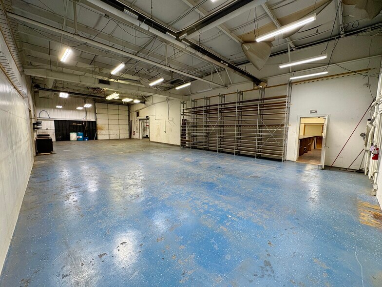 More Photos Of 2525 W Market St, Tiffin Freestanding For Lease