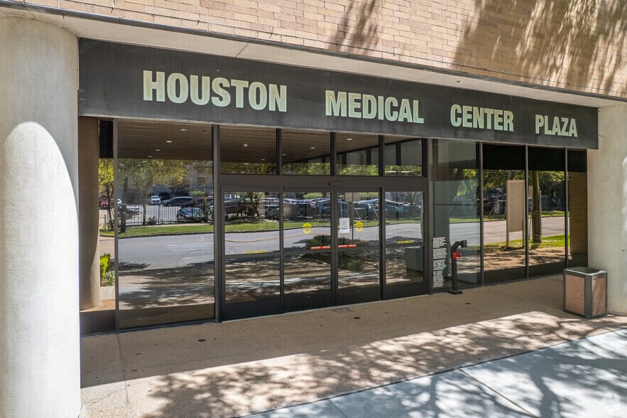 More Photos Of 6655 Travis St, Houston Medical For Lease