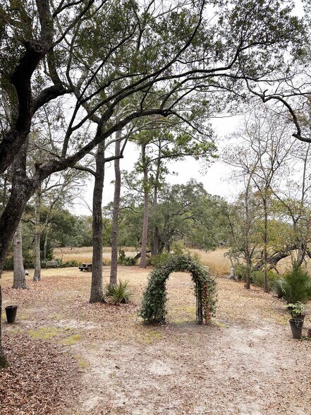 More Photos Of 1025 Sam Rittenberg Blvd, Charleston Office For Lease