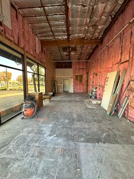 More Photos Of 229 E Betteravia Rd, Santa Maria Storefront Retail Office For Lease