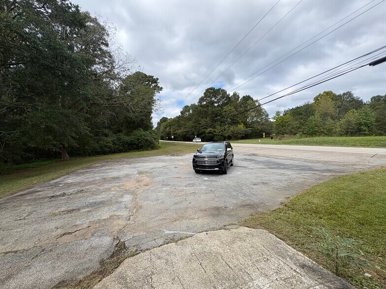 More Photos Of 1190 Highway 77 N, Union Point Industrial For Sale