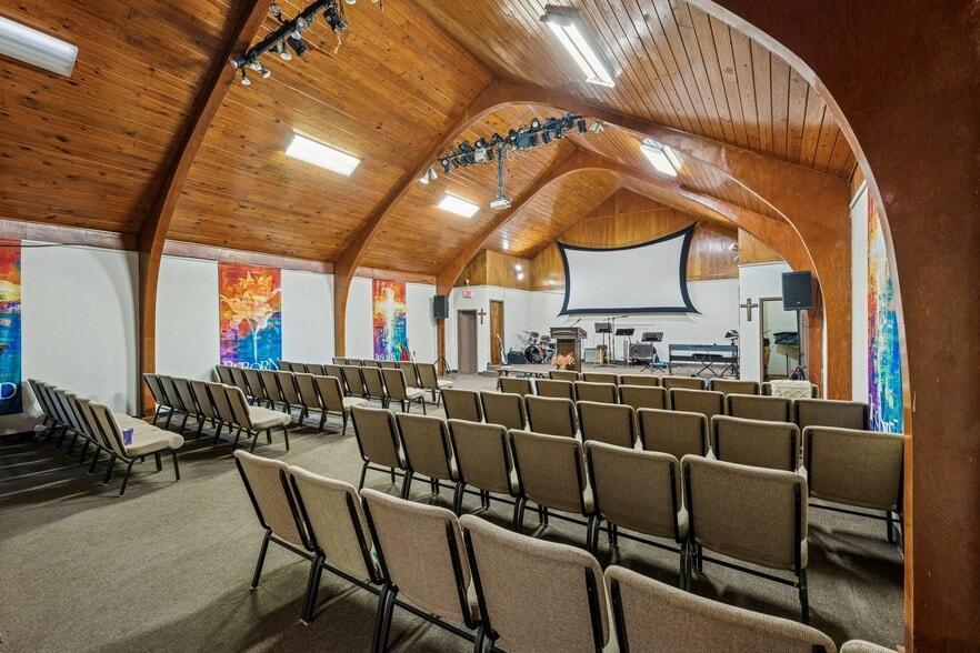 More Photos Of 1005 SW 4th St, Moore Religious Facility For Sale