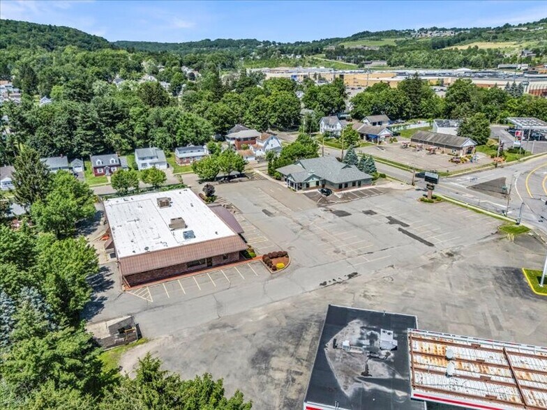 More Photos Of 201 Oakdale Rd, Johnson City General Retail For Sale