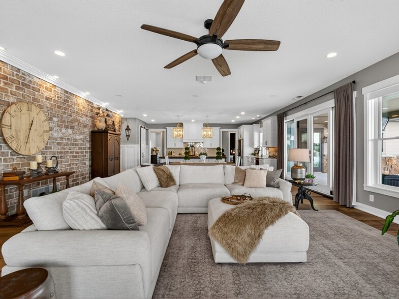 More Photos Of 15306 Covington Rd, Fort Wayne Flex For Sale